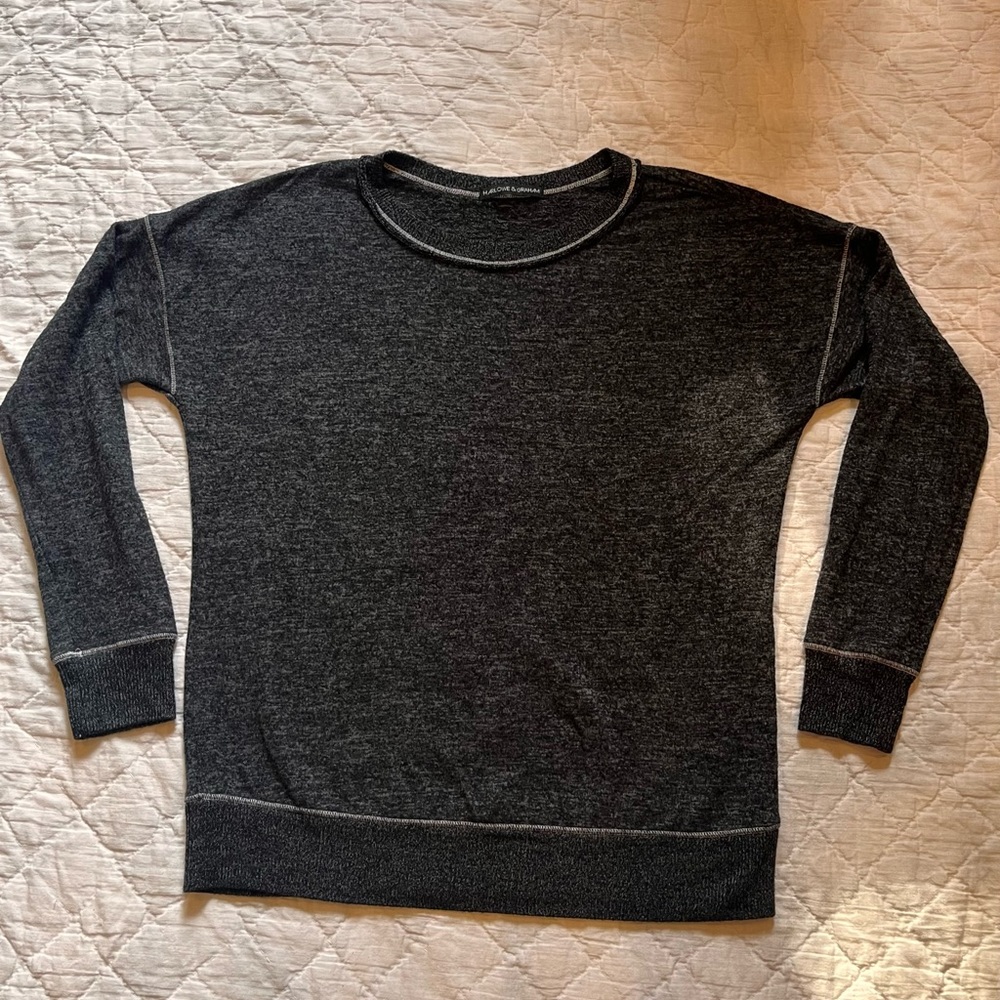 Black long sleeve (M)